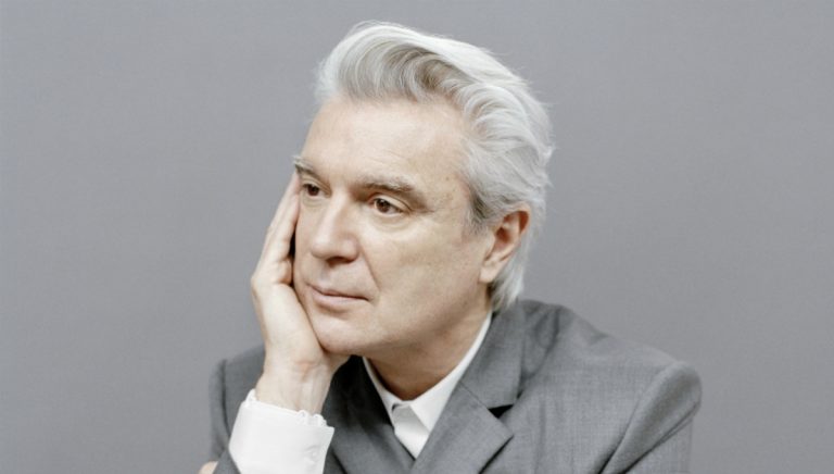 David Byrne escribe un ensayo sobre cómo hemos respondido como sociedad frente a la pandemia
