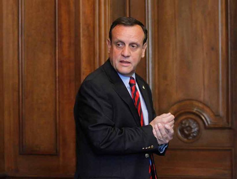 Rector Sánchez por tercera dosis: “probablemente, agosto-septiembre sería el plazo para iniciar esta nueva vacunación”