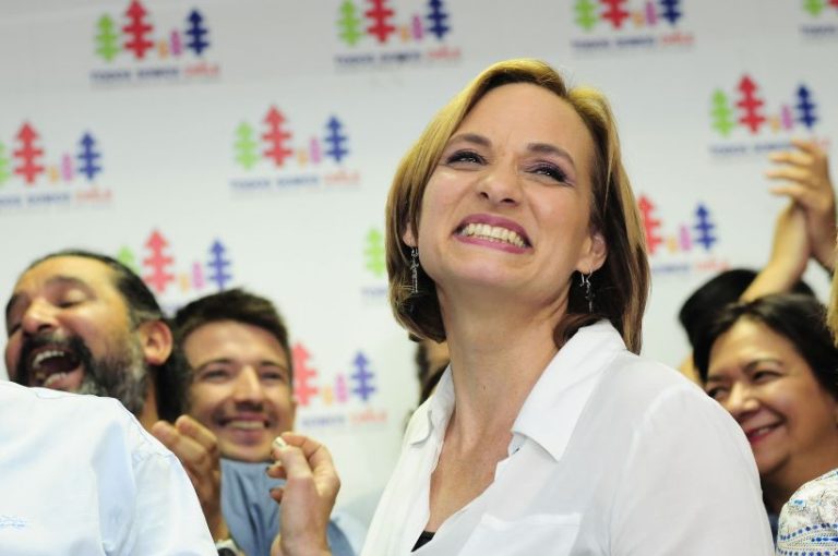 Goic se distancia de un tercer retiro 10%: 