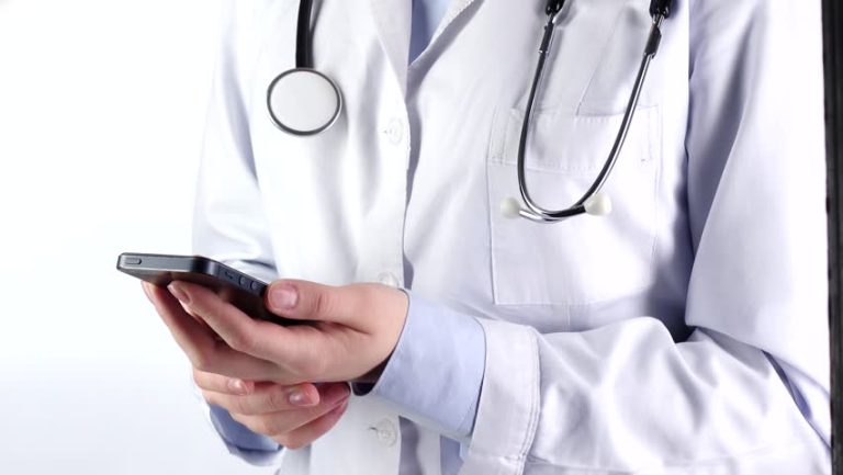 Manuel Fernández nos contó sobre los videojuegos y apps que ayudan a doctores a entrenarse para combatir el COVID-19