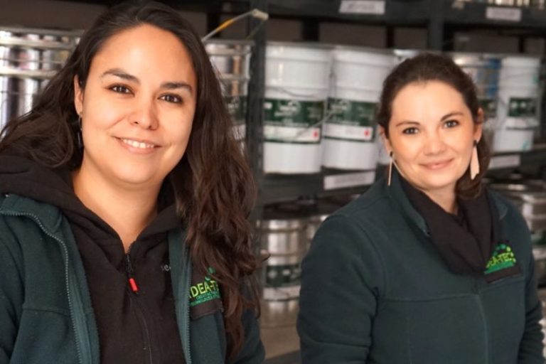 Cristina Acuña nos contó sobre Idea-Tec: La empresa que convierte los desechos de plumavit en pintura