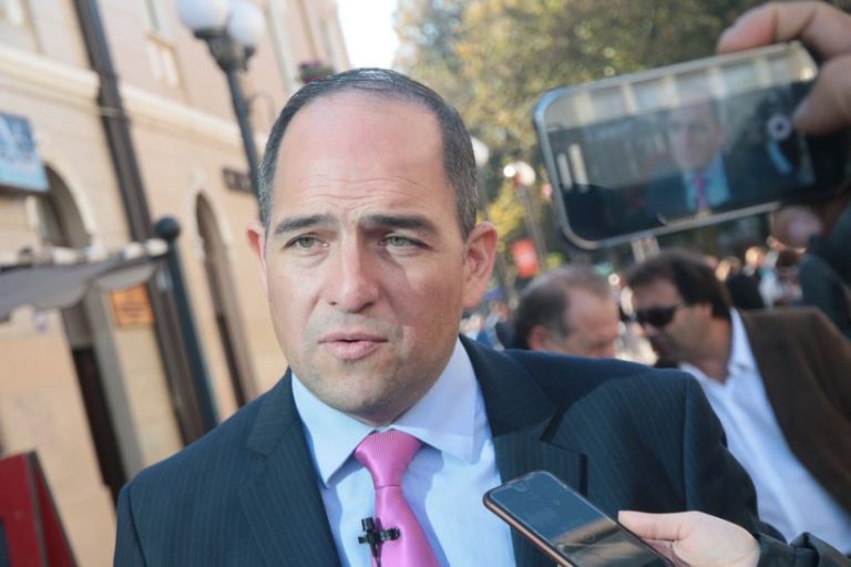 Intendente de Los Ríos confirma que aún no está definido el nombre del delegado de salud para la región