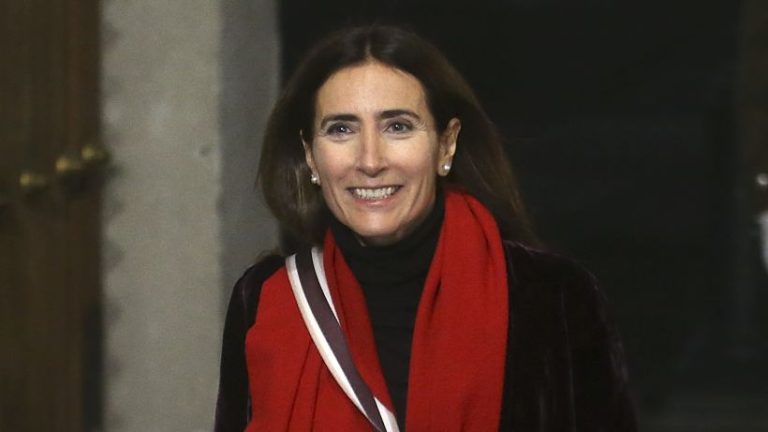 Chao Bolsas Plásticas: La ministra Schmidt nos detalló la ley que prohíbe totalmente la entrega de estos envases