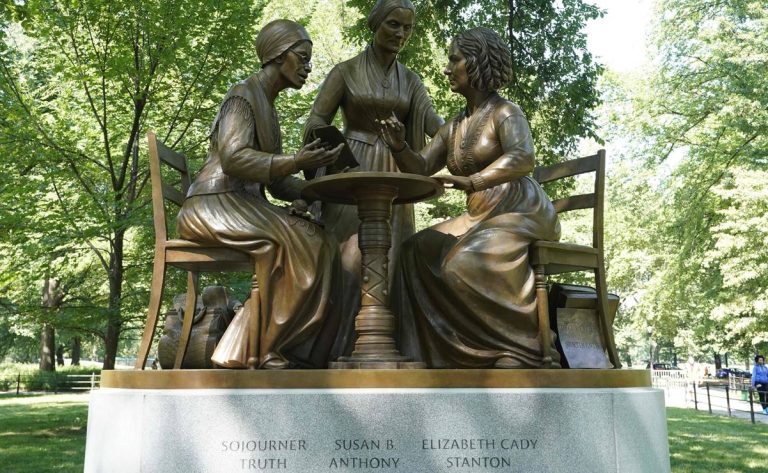 Después de 170 años Central Park inauguró su primera estatua dedicada a mujeres reales