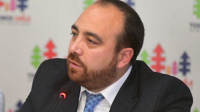 Chahin pide mantener fecha del plebiscito y dice que no puede pasar lo del mall chino