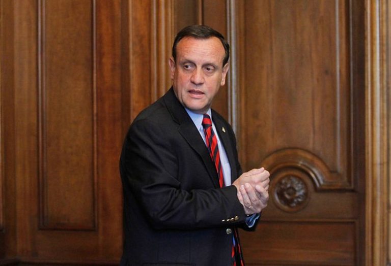 Rector Sánchez valora restricción de la movilidad: “Las medidas son parciales, pero van en el camino correcto”