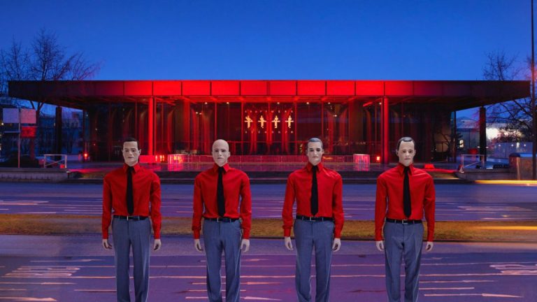Kraftwerk reedita sus discos clásicos en vinilos de colores