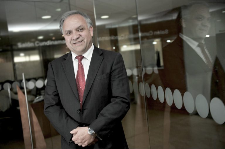 Exministro de Salud Álvaro Erazo acusa 