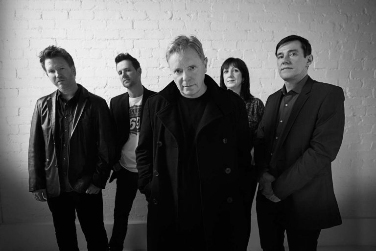 Escucha el nuevo single de New Order