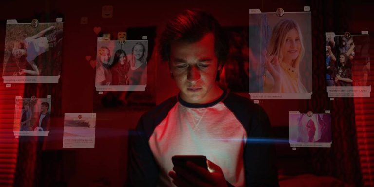 Facebook le responde al documental 