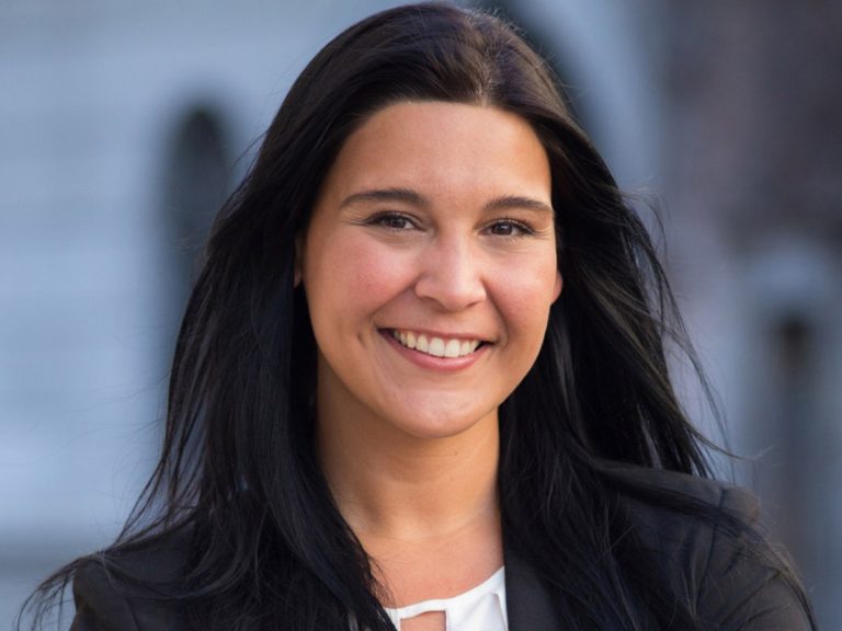 Rocío Fonseca, gerenta de innovación de Corfo, nos contó cómo postular a los programas que apoyan a los emprendores