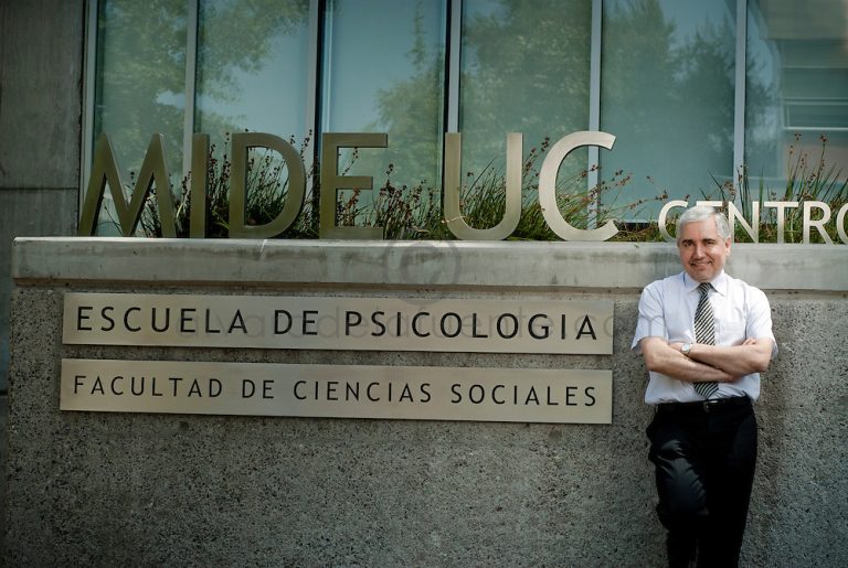 Psicólogo Jorge Manzi por fiestas clandestinas: 