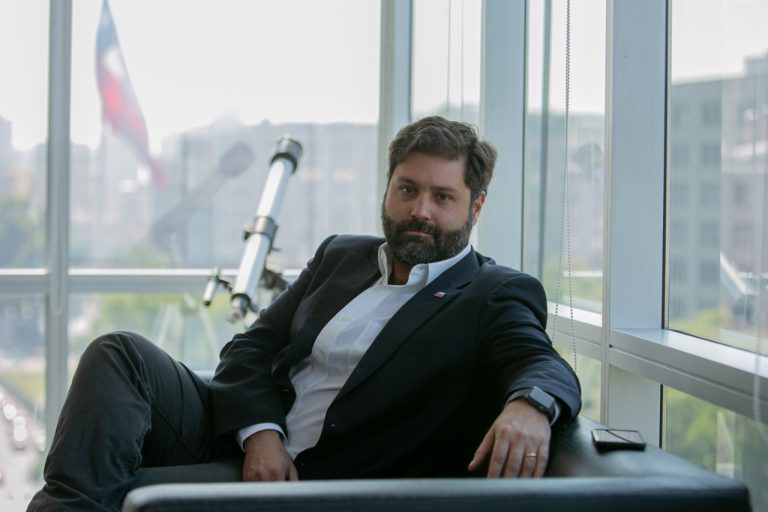 Ministro de Economía (S) aclara que hoteles sí pueden funcionar en “Fase uno” y que Sernac ve casos por cambio unilateral de contrato