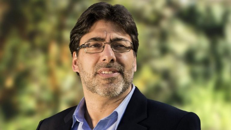 Jadue ante criticas por Avifavir: 