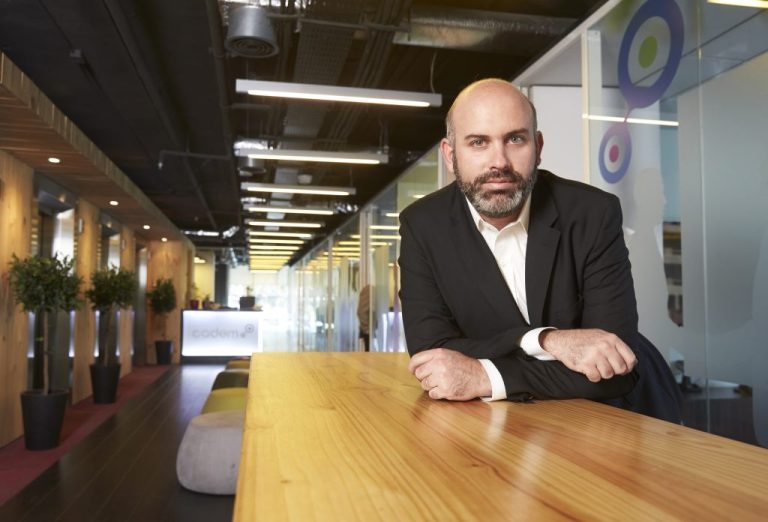 Izikson por Boric: “abrió un flanco con esto del test de drogas que fue un acierto televisivo genial, pero que le puede durar 40 segundos”