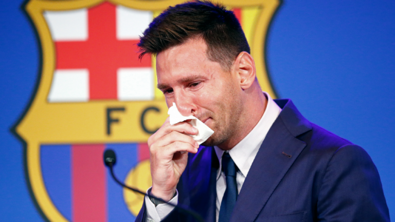 Lágrimas de oro: subastan pañuelo de Messi en un millón de dólares