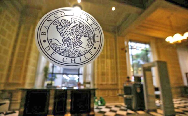 Alejandro Urzúa, analista económico de la UNAB por el próximo presidente: 