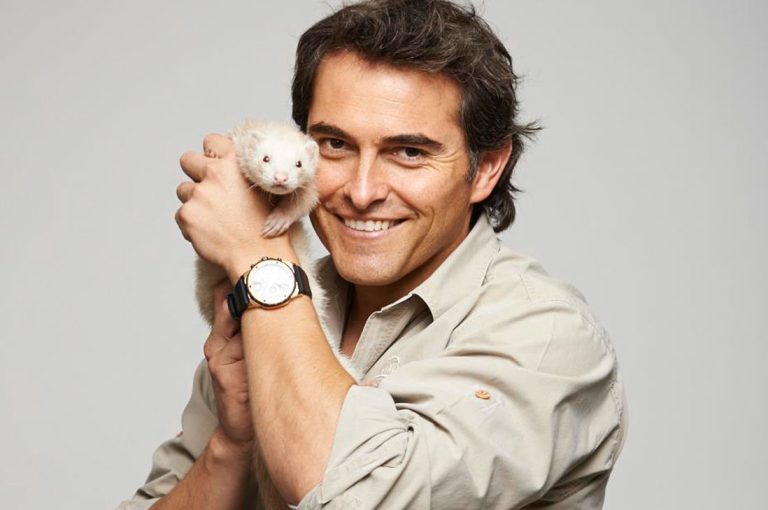 Sebastián Jiménez y las mascotas durante los fuegos artificiales en Año Nuevo: 