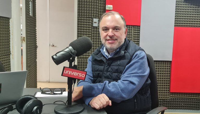 Cristian Pizarro y el grupo de los 13 de la DC y ex Presidentes: 