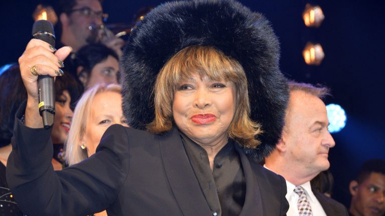 Fallece hijo de Tina Turner
