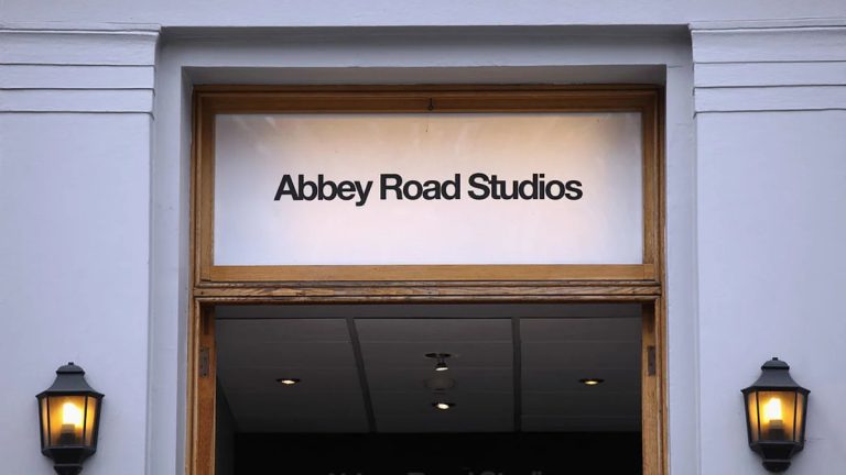 Disney+ estrena documental sobre los estudios Abbey Road