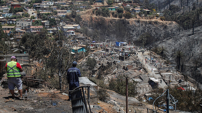 Panel Político de Universo al día debate sobre proyecto que prohíbe venta de terrenos siniestrados a inmobiliarias