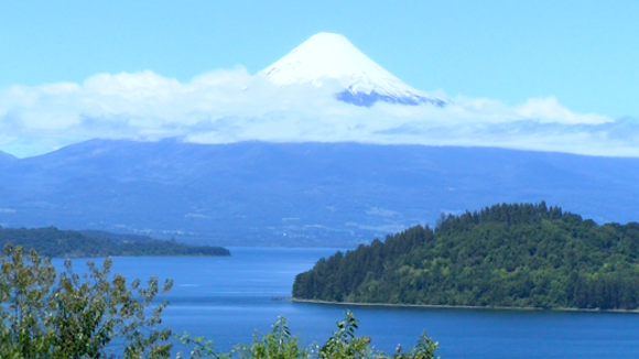 Destino Universo: Eugenio Benavente, presidente de la Ruta Escénica Lagos y Volcanes, nos cuenta qué visitar en localidades como Pucón y Panguipulli
