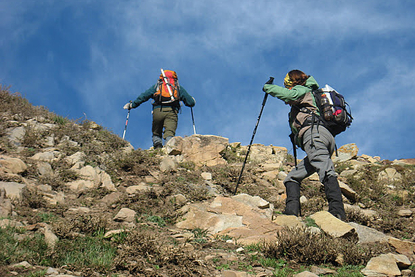 Pablo Carrasco recomienda los mejores circuitos para hacer senderismo en Santiago
