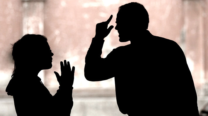 Directora del Injuv por alza en violencia en el pololeo: 