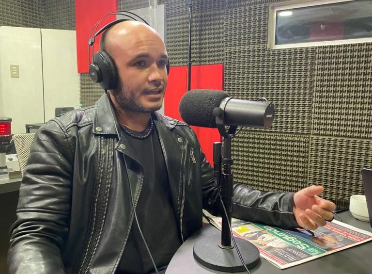 Aprendimos los mejores secretos de seducción con Sebastián Aravena, CEO y fundador de la Academia Masculina