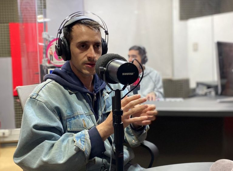 En mayo se estrena en Teatro Municipal las Condes, la obra “Hit, un musical de los ochenta” con José Raffo