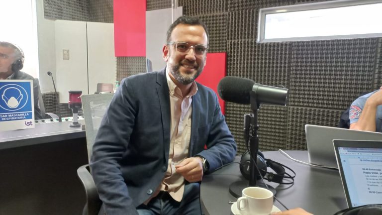 Presidente Anatel Pablo Vidal conversa con Universo al día sobre el desafío en el combate contra las Fake News