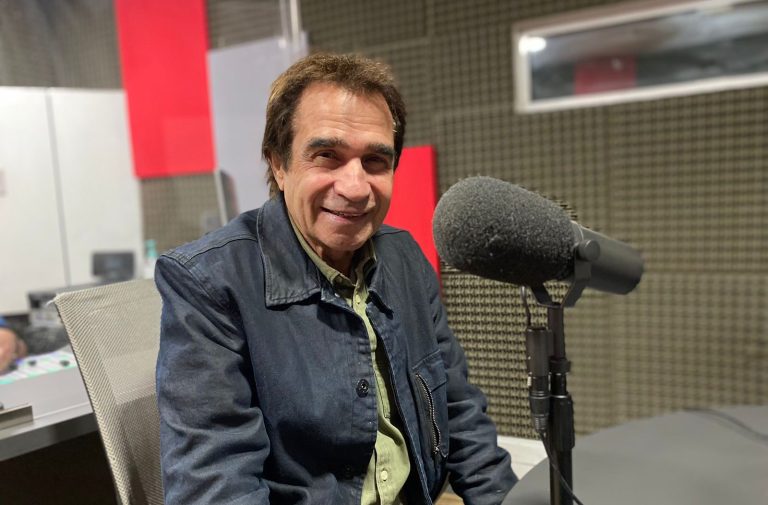 Alex Zisis nos dio varias razones para ir a ver la obra 