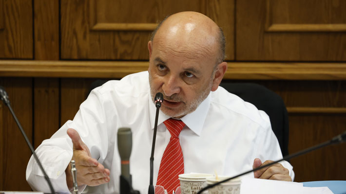 Senador Castro pide un polígrafo para Jara y dice que Winter hizo 