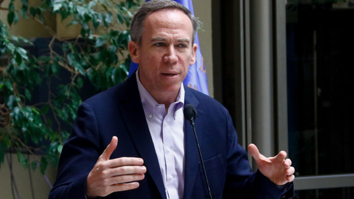 Diputado Alessandri rechaza congelar tarifas eléctricas y propone eliminar IVA para amortiguar alza