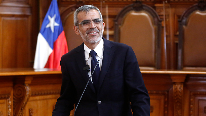 Ministro de Justicia defiende gestión de Ángela Vivanco: 