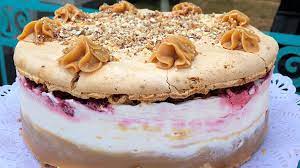 Dr. Pichangas celebra su cumpleaños: Las tortas favoritas de los chilenos y dónde comprarlas