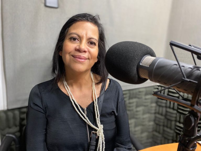 La periodista Laura Landaeta, nos cuenta detalles de su libro: “Caso relojes. Una historia de robos, traiciones y mucho oro”