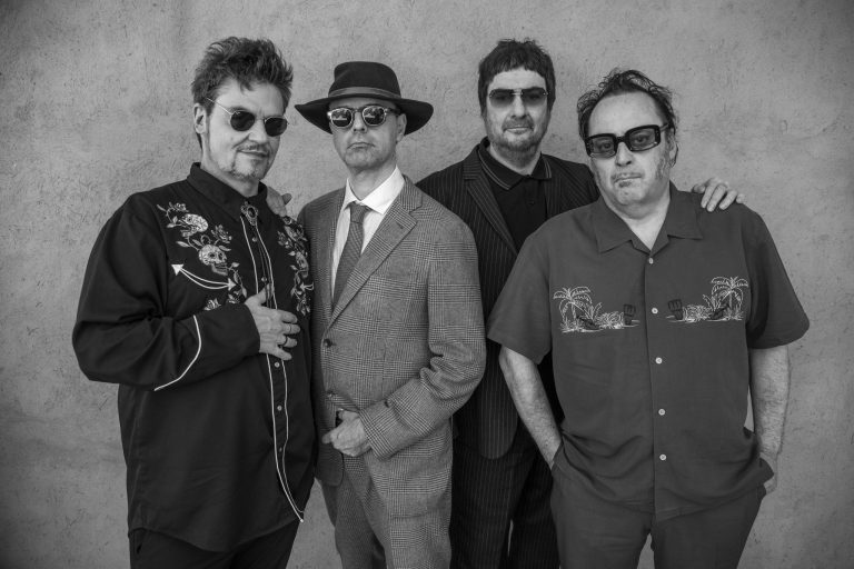 Los Tres Vuelven con su formación original y más emblemática