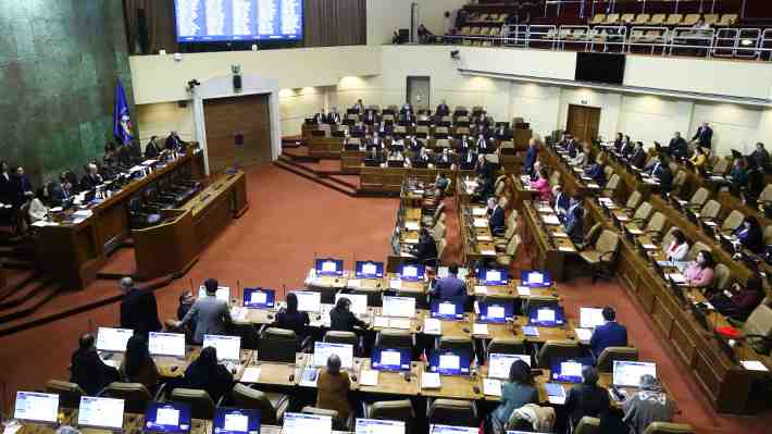 Panel político de Universo al día debate por Usurpaciones no violentas