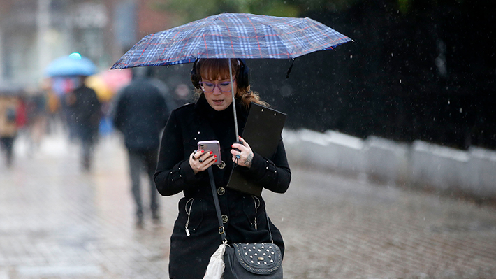 Meteorólogo advierte sobre intenso sistema frontal que impactará la zona central de Chile