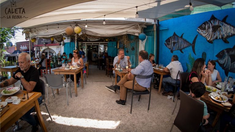 Caleta La Reina: Un viaje al sabor auténtico de las caletas chilenas sin salir de Santiago