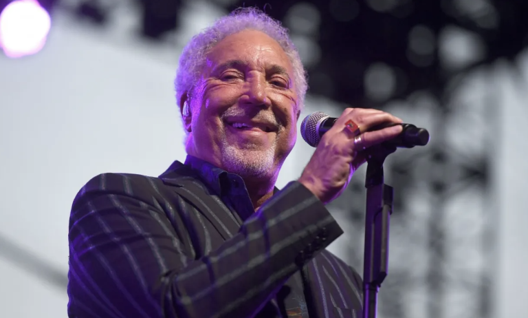 Hoy comienza la preventa de entradas: Tom Jones vuelve a Chile tras 7 años de ausencia
