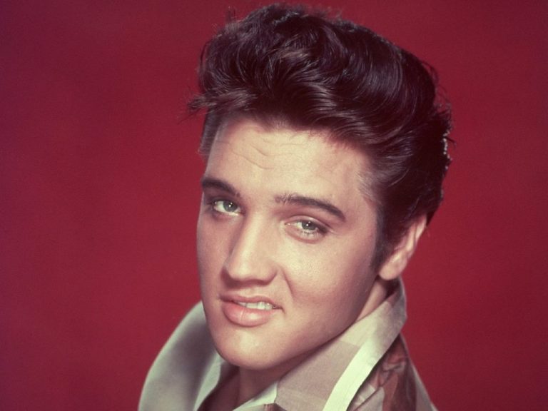Elvis Presley vuelve a los escenarios en forma de holograma
