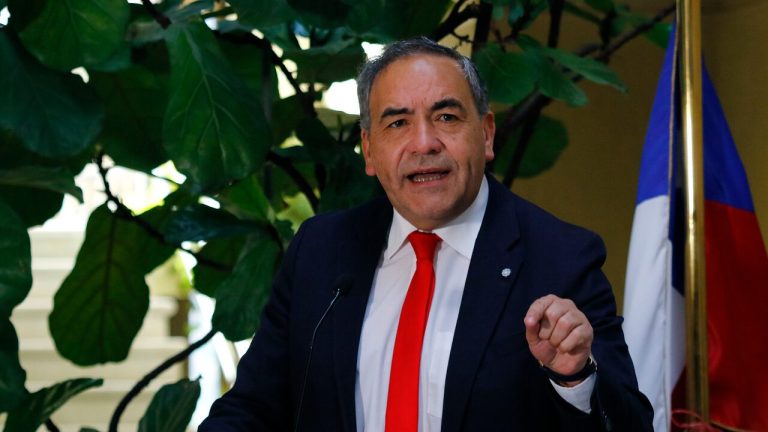 Senador Espinoza acusa intento de acallar su denuncia del Caso Convenios