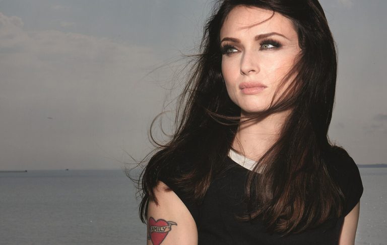 Sophie Ellis-Bextor celebra el regreso de su clásico 'Murder on the dancefloor'