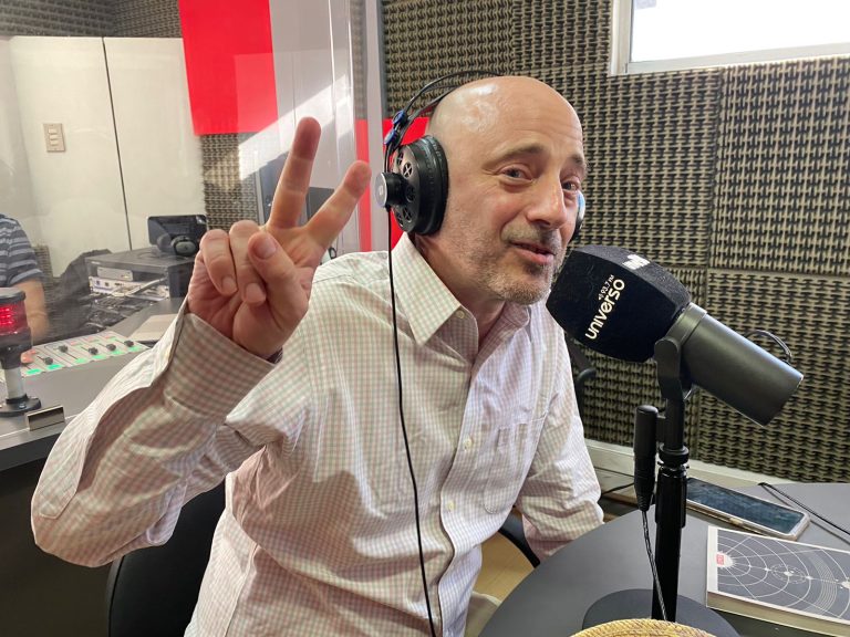 El físico Andrés Gomberoff presentó su nuevo libro en La Hora del Taco: 