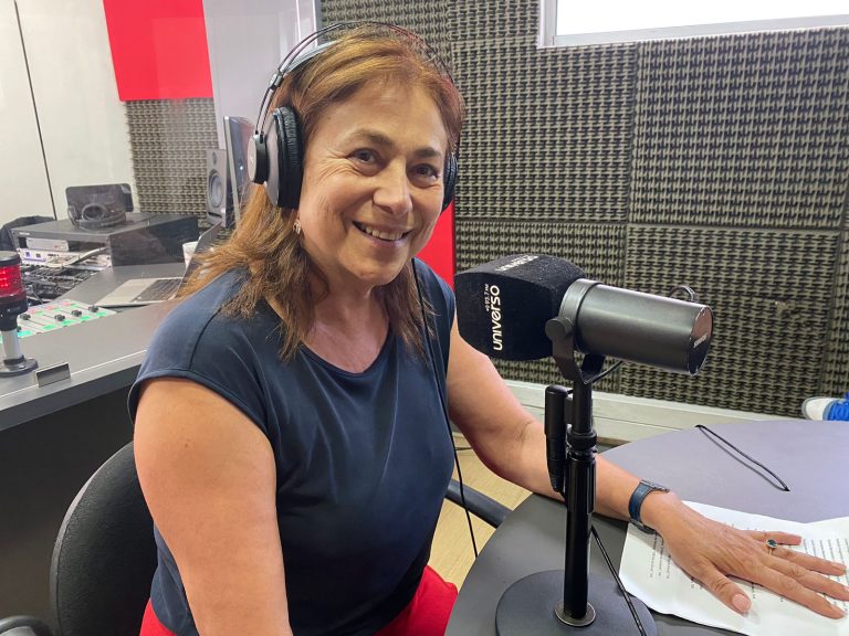 Esperanza Silva y Los Premios Caleuche: 