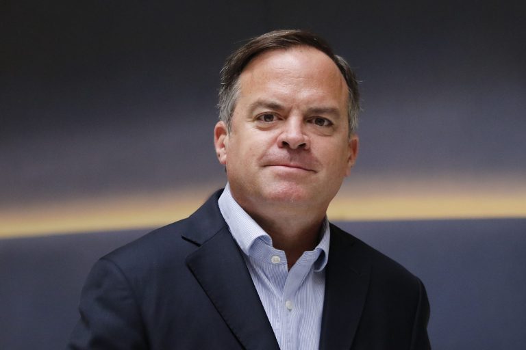 Senador Walker asegura que el juez Urrutia está desafiando al Gobierno