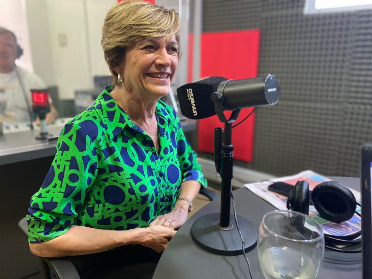 Las confesiones de Evelyn Matthei: Su sentido del humor, su afición por la cocina, su historia de amor y mucho más